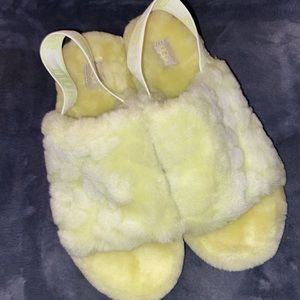 Womens brand new UGGS slipper